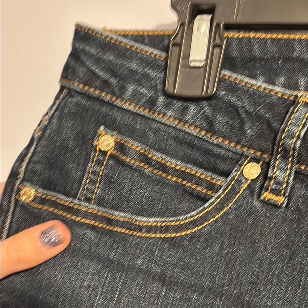 Floral Embroidered Women's Jeans - Picture 5 of 6